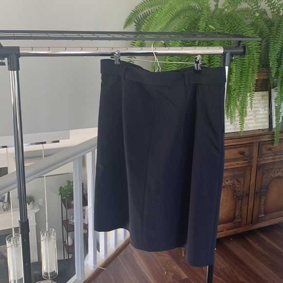 A line navy blue skirt - Picture 2 of 5